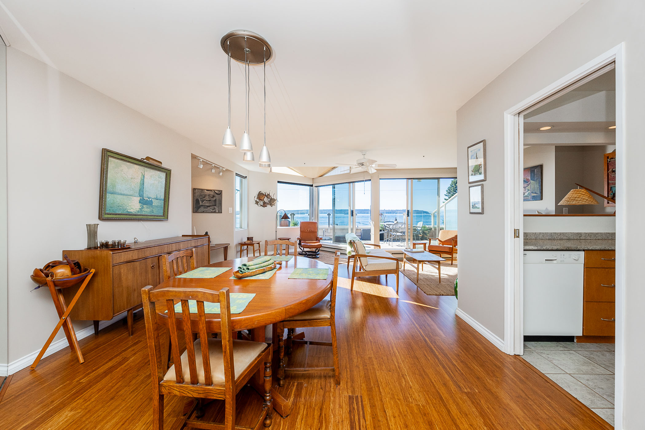 #201 - 2433 Bellevue Avenue